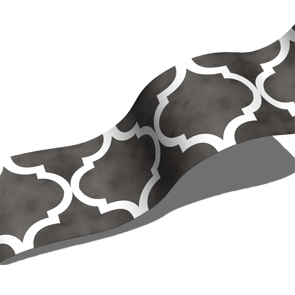 Rouleau de bande gris foncé marbrée à motif de lanternes blanches, présenté en ondulation sur fond blanc 5