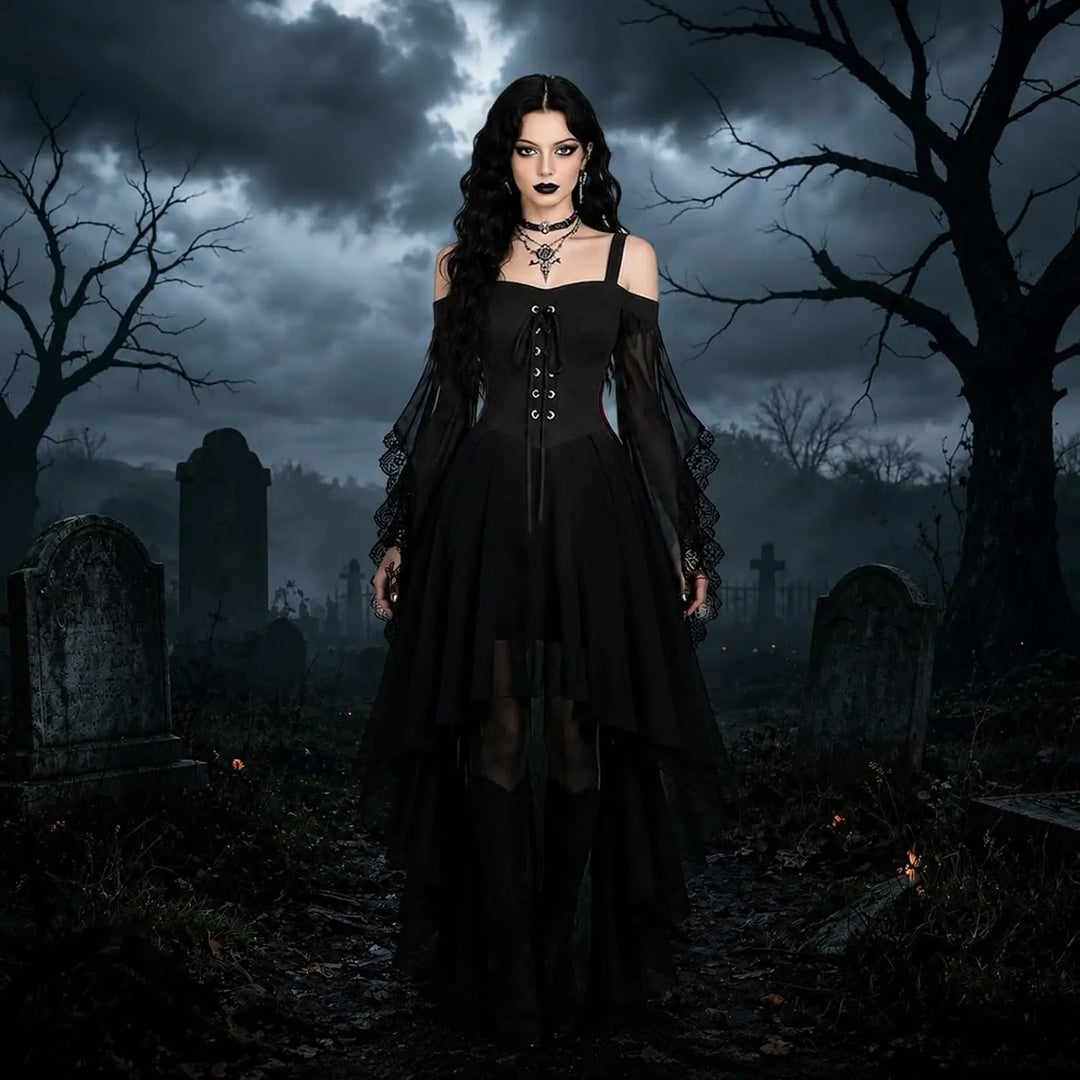 Femme en robe gothique noire à lacets dans un cimetière sombre, sous un ciel d'orage 4
