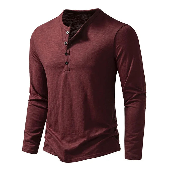 Henley bordeaux vu de trois quarts, avec patte à quatre boutons et manches longues 12