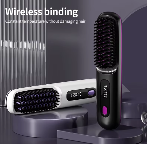 Deux brosses chauffantes, une blanche couchée et une noire debout, avec écran de température, sur des socles gris violacé. 2