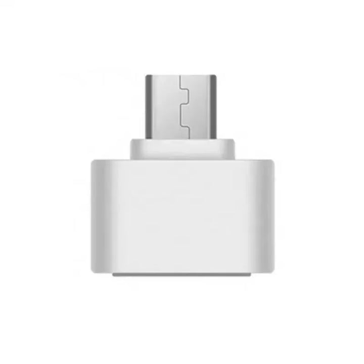 Petit adaptateur OTG blanc avec connecteur micro-USB, vu de face sur fond blanc 7