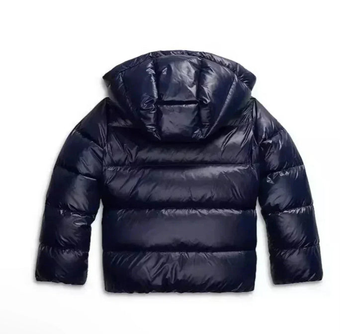 Dos de la veste bleu marine brillante avec sa capuche, présentée à plat 6