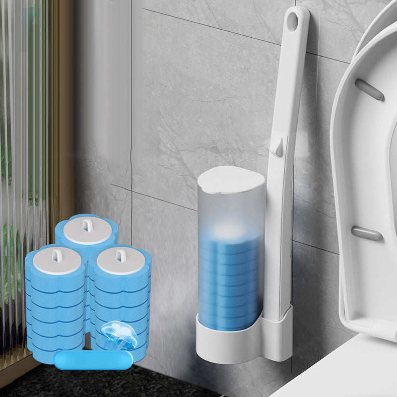Distributeur mural de têtes bleues avec trois piles de recharges bleues et une pastille parfumée posées devant. 18