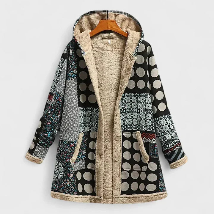 Parka boutonnée à motifs patchwork de pois et de dessins noirs, gris et blancs, bordée de peluche 4