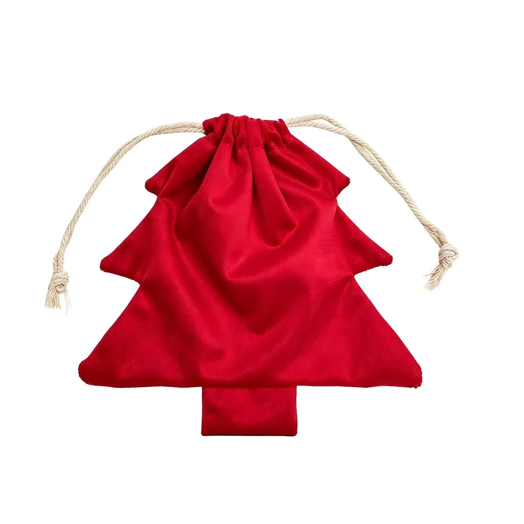 Sac rouge en forme de sapin, cordon en coton beige, présenté à plat sur fond blanc 7