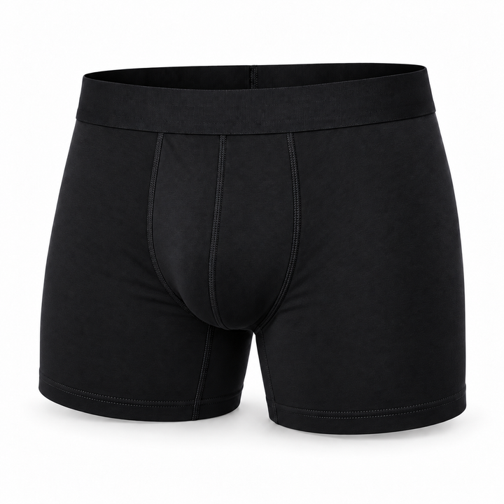 Boxer noir seul, vue de face, avec ceinture élastique unie et coutures de l'entrejambe visibles. 13