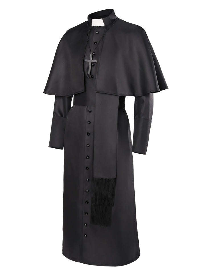 Costume noir vu de trois quarts, avec cape, col blanc, croix, ceinture à franges et robe boutonnée 2