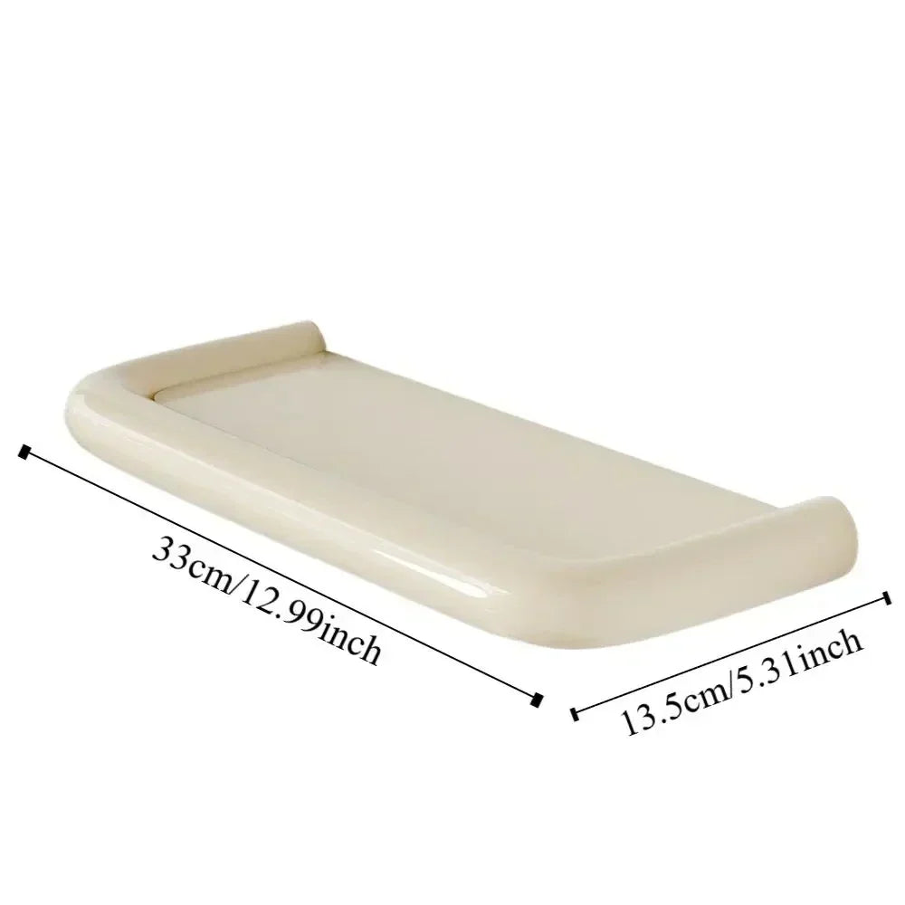 Étagère crème vue en perspective avec ses dimensions indiquées, 33 cm de long sur 13,5 cm de profondeur 8