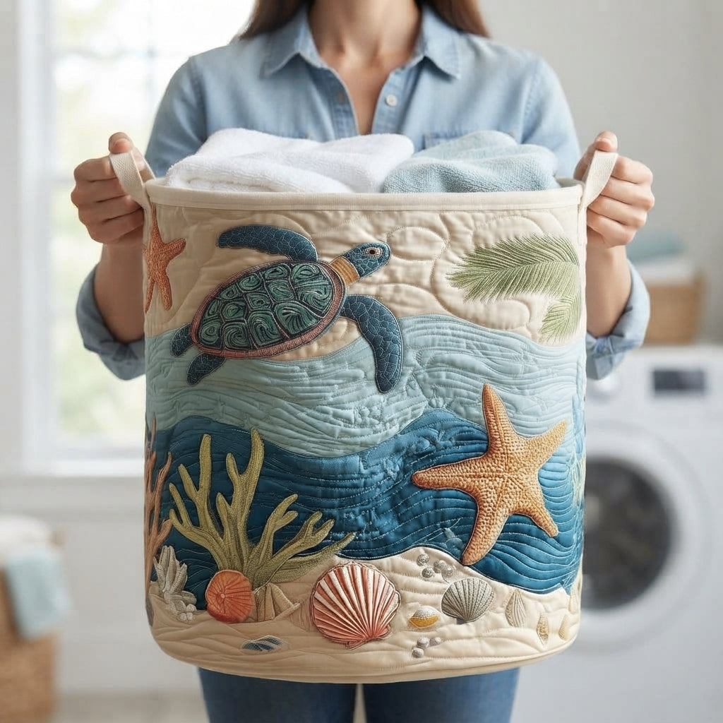 Personne tenant le panier matelassé par ses deux poignées en toile, rempli de serviettes, devant un lave-linge. 5
