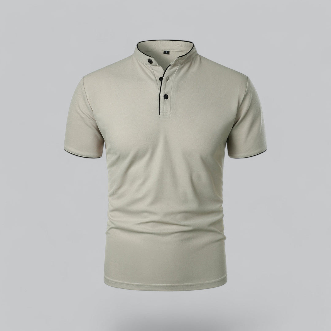Polo col montant de face en beige clair, trois boutons noirs et liseré noir 2