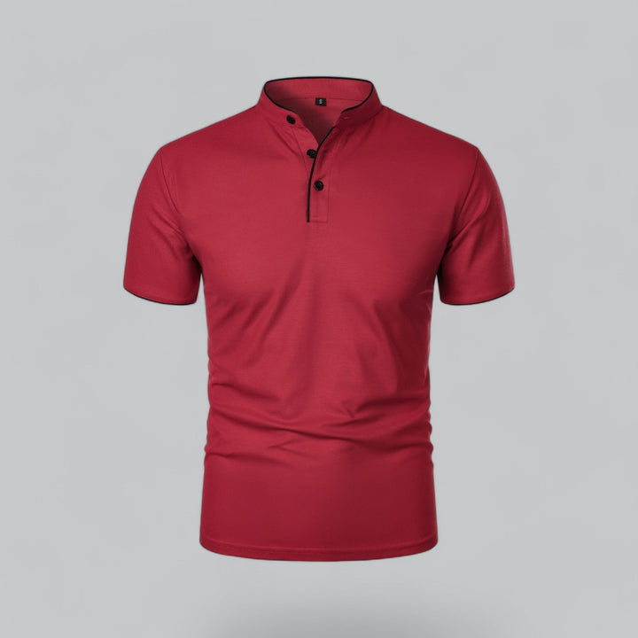 Polo col montant rouge bordeaux de face, boutons noirs et liseré noir 9