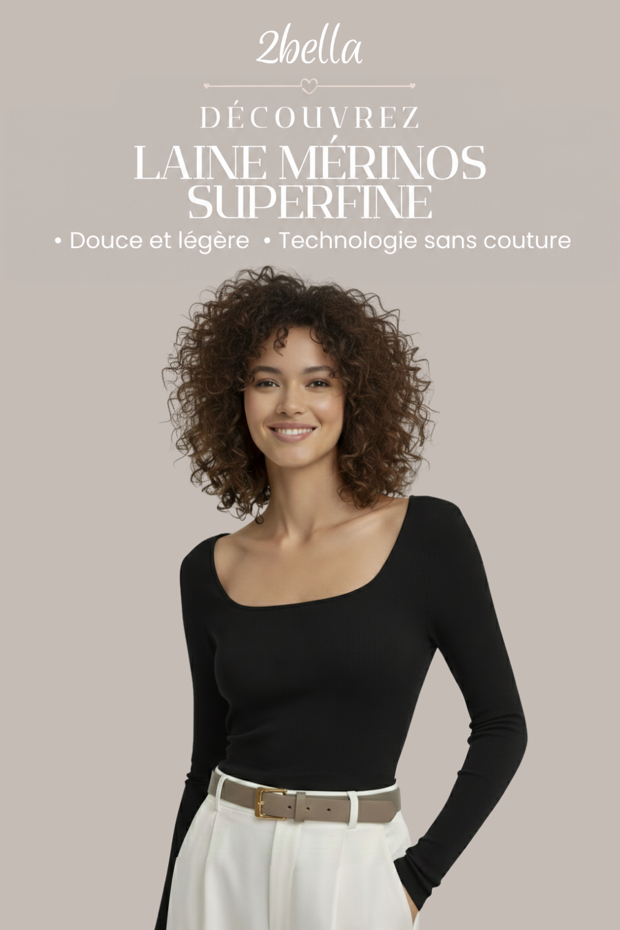 Visuel promotionnel montrant le top noir à col carré porté par une femme, avec pantalon blanc et ceinture 5