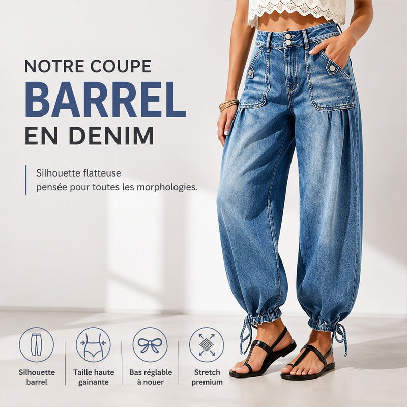 Femme en jean barrel bleu délavé, haut en dentelle blanche et sandales noires, avec pictogrammes des atouts du modèle. 1