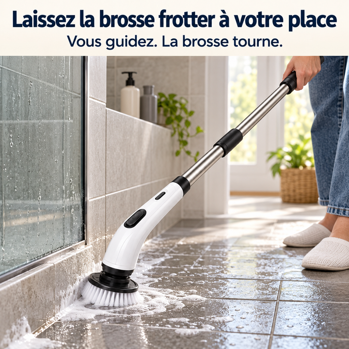 Brosse rotative nettoyant le bas d'une paroi de douche vitrée et le carrelage mouillé couvert de mousse 11