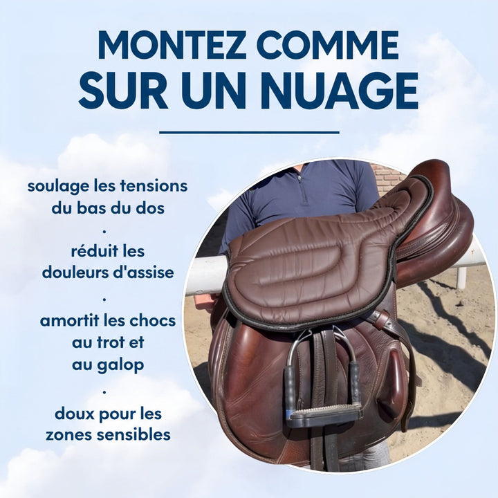 Coussin brun tenu devant un cavalier, posé sur une selle de saut, avec liste d'avantages 4
