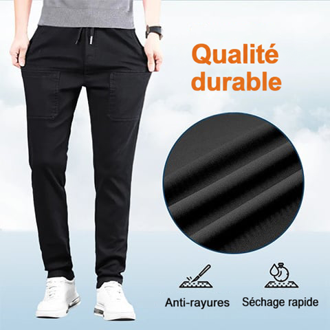 Pantalon noir porté par un homme, avec un gros plan sur le tissu et des pictogrammes de résistance 3