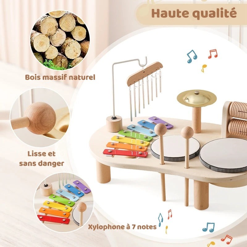 Montage de détails: bûches de bois naturel, maillet lisse, lames du xylophone, et vue d'ensemble de la table 7