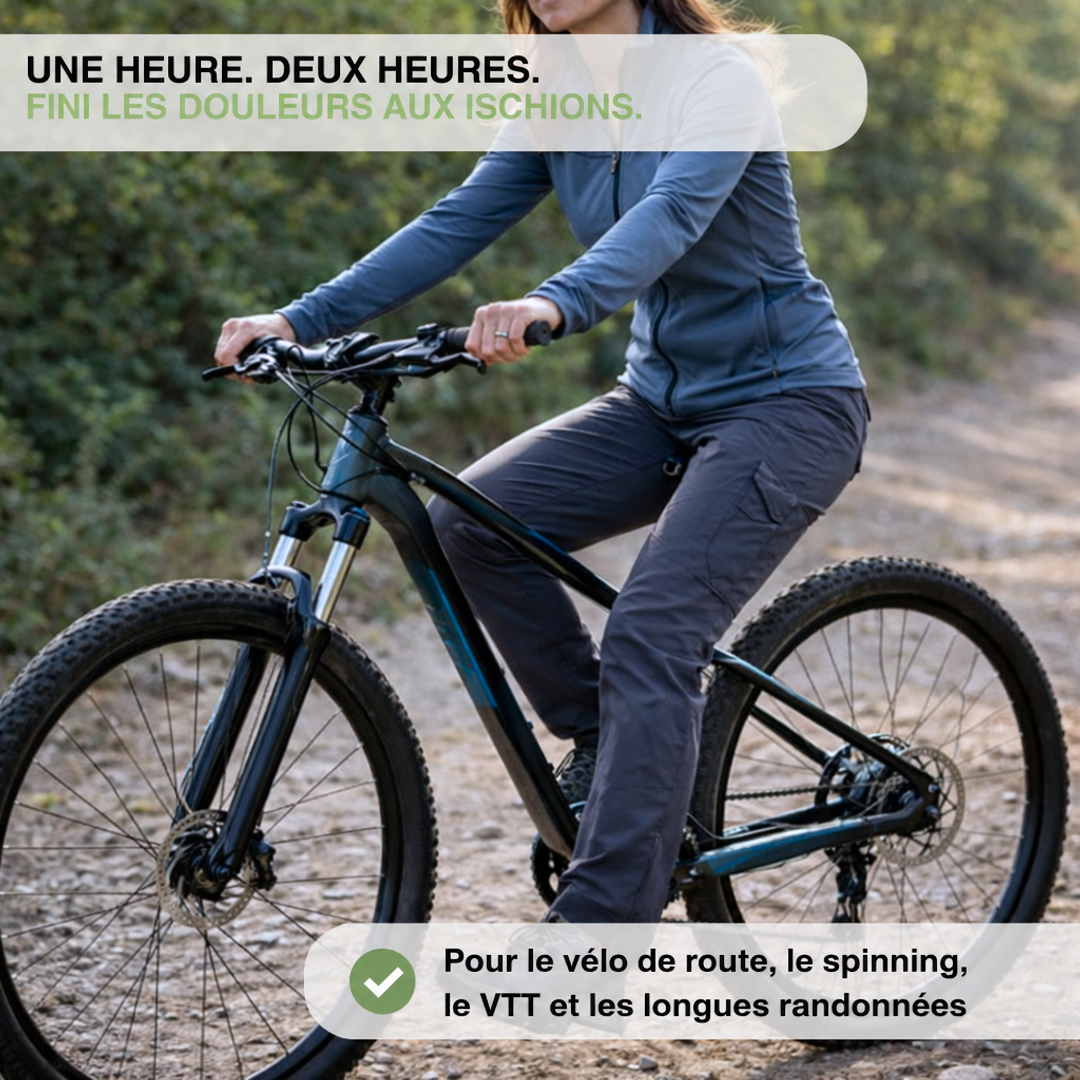 Cycliste en pantalon et veste sur un VTT, sur un chemin de terre, en pleine sortie 4