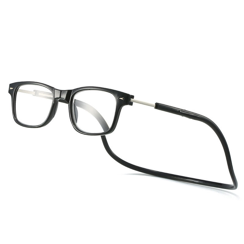 Lunettes de lecture à monture rectangulaire et cordon souple noirs, vues de trois quarts sur fond blanc. 13
