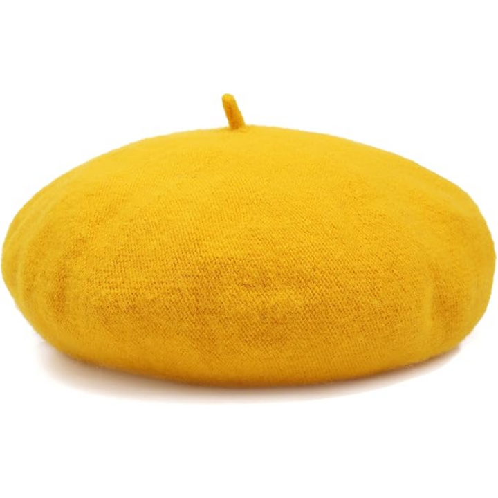 Béret en laine jaune moutarde vu de face sur fond blanc, tige visible 3