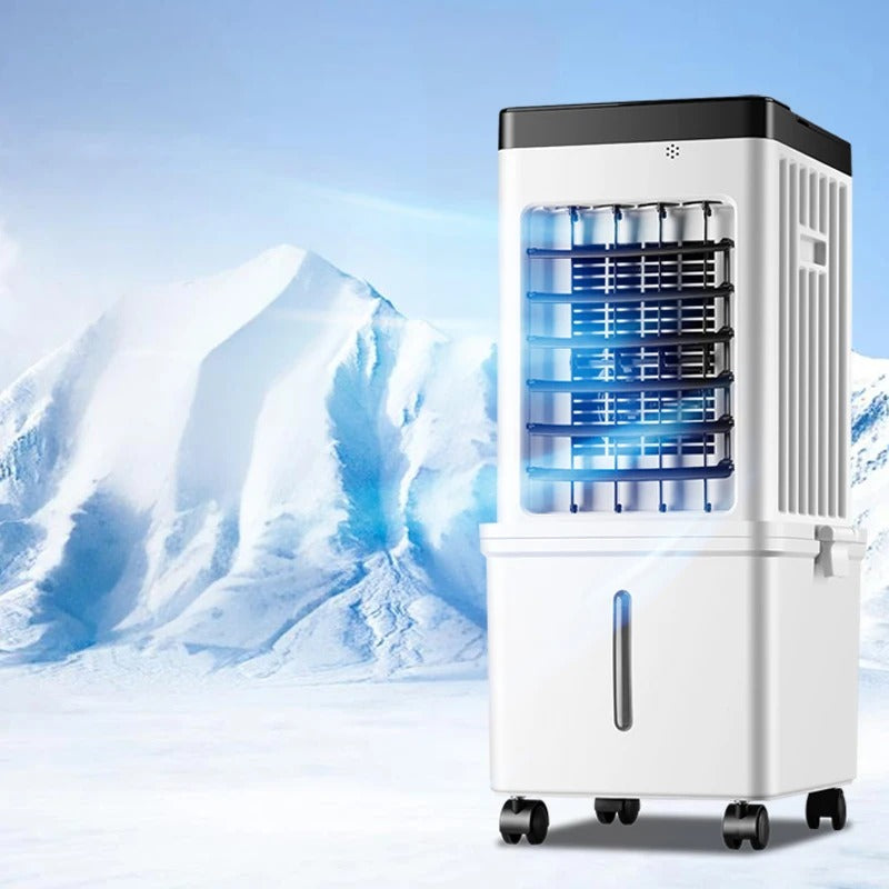 Climatiseur blanc sur roulettes avec grille de ventilation bleutée, devant un fond de montagnes enneigées évoquant la fraîcheur. 1