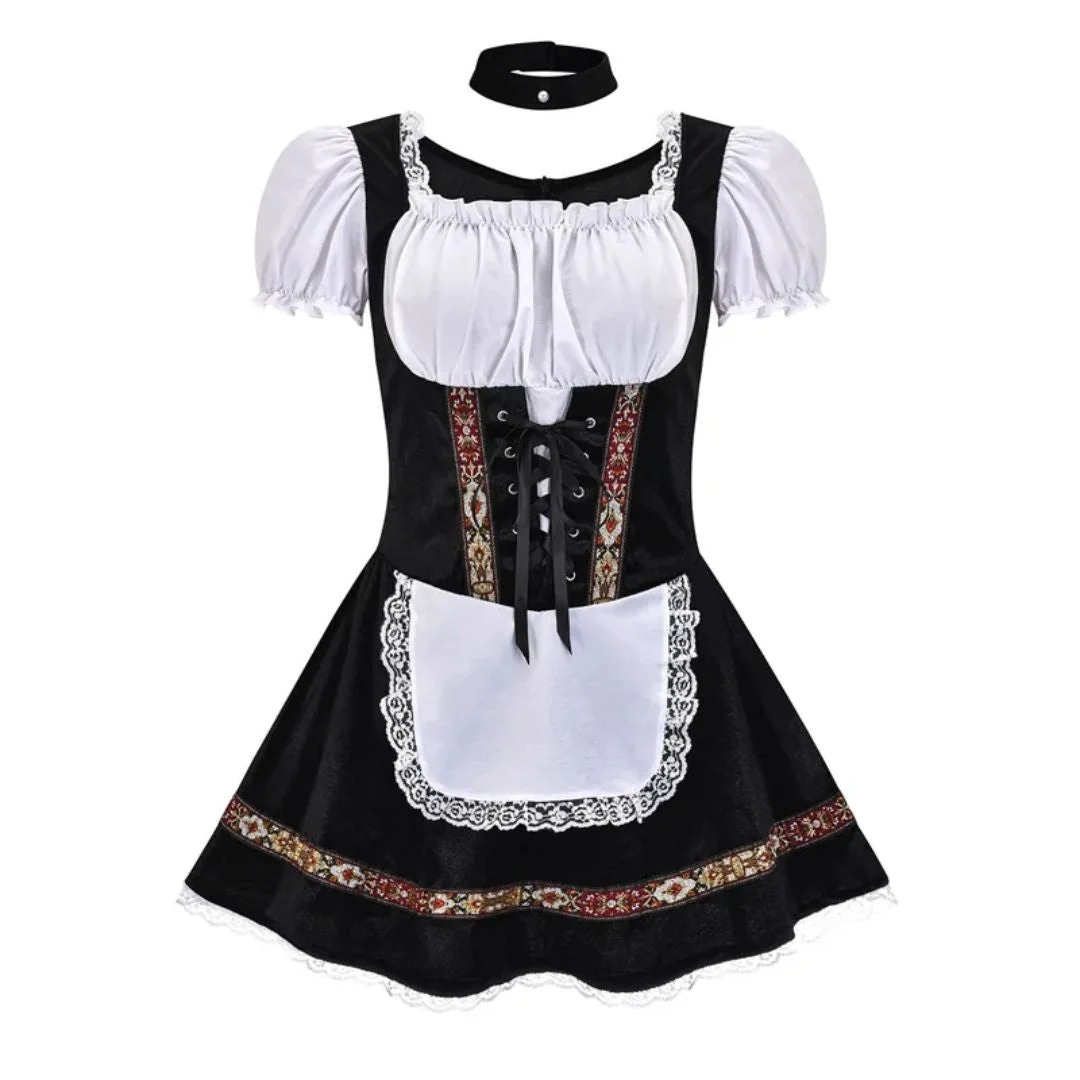 Robe dirndl entièrement noire, avec tablier blanc bordé de dentelle, corsage lacé et collier ras-du-cou noir 8