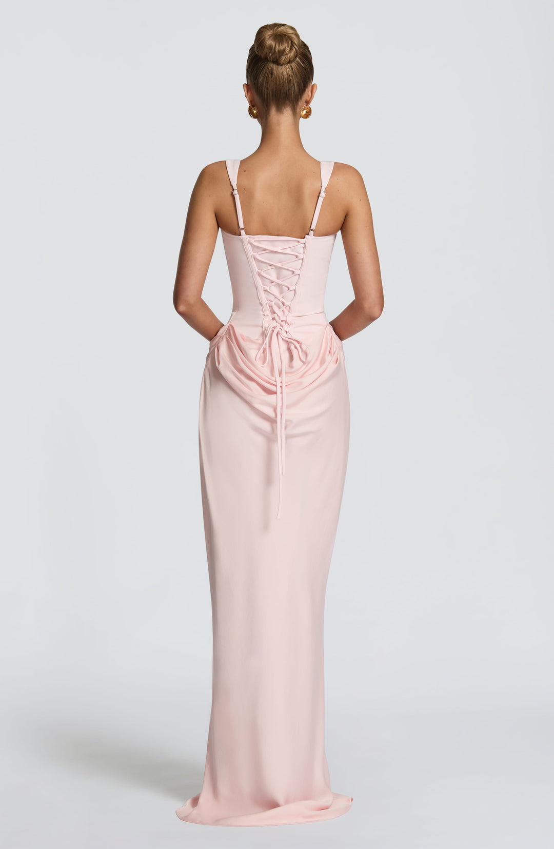 Dos de la robe rose pâle, laçage corset noué et drapé froncé sous la taille 15