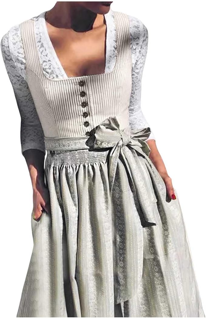 Gros plan sur le buste d'un mannequin : corsage rayé à boutons, chemisier en dentelle à manches mi-longues et nœud du tablier. 3