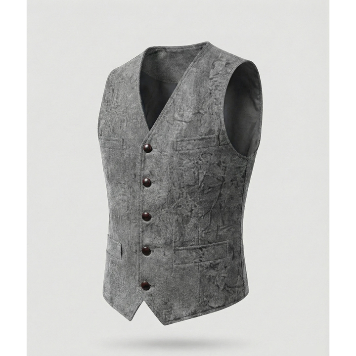 Gilet gris à col en V, cinq boutons bruns et surface marbrée, présenté de trois quarts sur fond clair. 8