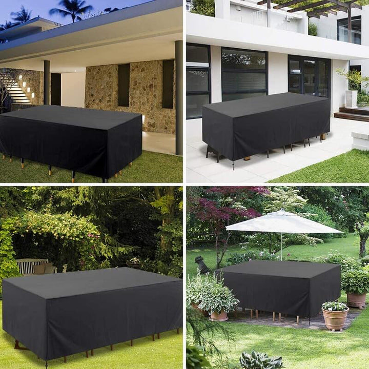 Quatre vues de la housse noire installée sur du mobilier, sur une terrasse, devant une façade et dans un jardin. 4
