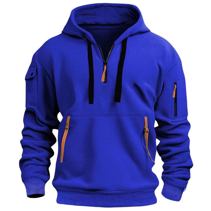Sweat bleu roi à demi-zip, cordons noirs et sangles orange sur les poches, vue de face 7