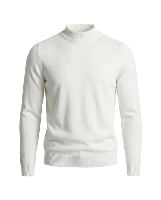 Pull blanc cassé à col montant présenté à plat, vu de face sur fond blanc 2