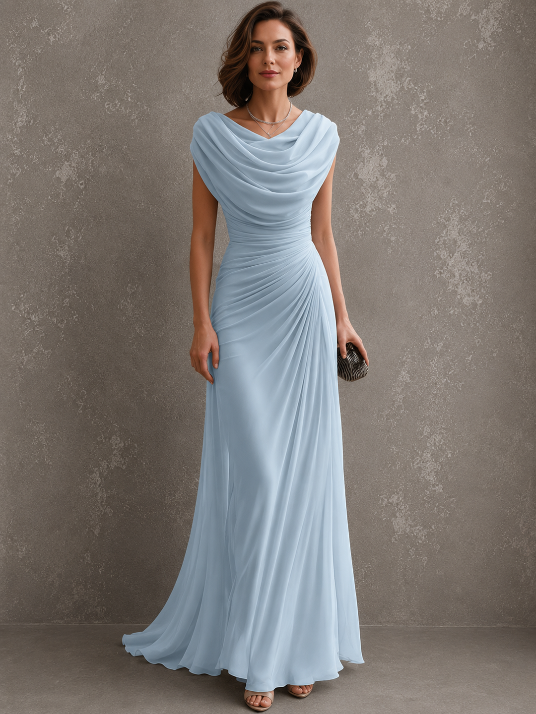 Robe longue bleu ciel à col bénitier drapé et jupe légère jusqu'au sol, portée de face par une femme. 6