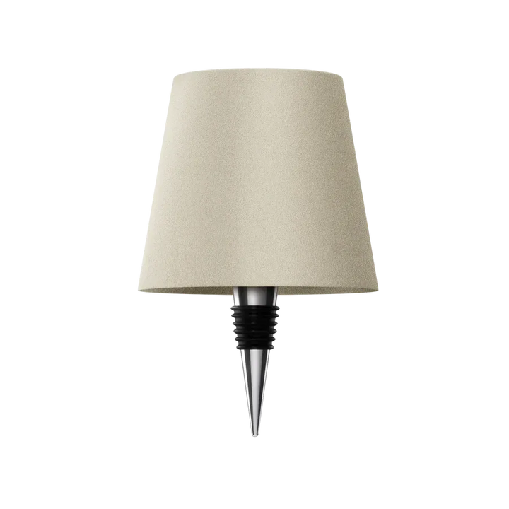 Lampe beige sable avec bouchon en métal et caoutchouc noir, présentée sur fond blanc. 15