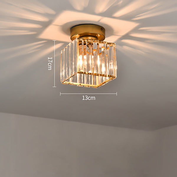 Plafonnier carré en cristal doré avec cotes indiquées : 17 cm de hauteur et 13 cm de largeur. 10