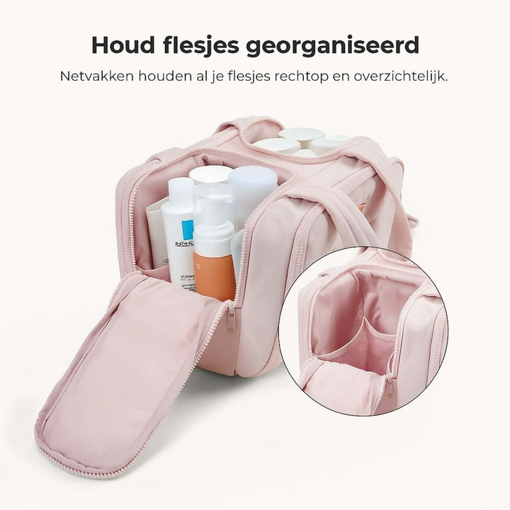 Trousse rose entrouverte montrant les poches en filet qui gardent les flacons debout, avec un zoom sur l'intérieur. 6