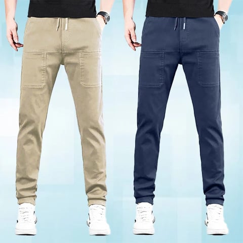 Deux hommes portent le pantalon, l'un en beige sable et l'autre en bleu marine, vus de face 21