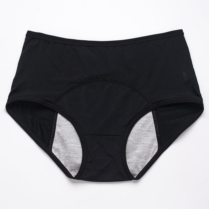 Culotte noire taille haute posée à plat, avec empiècement central arrondi et doublure grise visible à l'entrejambe. 20
