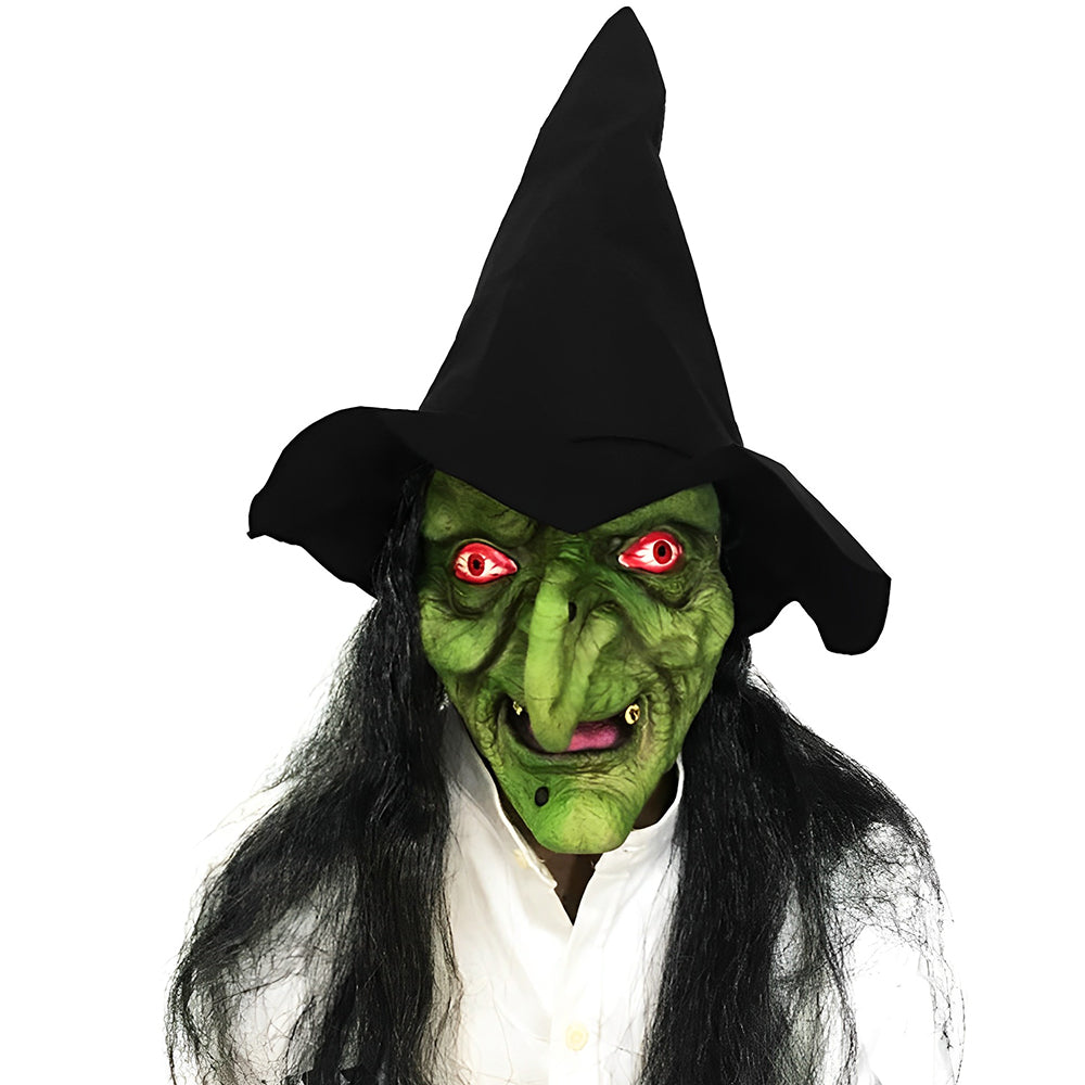 Masque de sorcière verte aux yeux rouges et au long nez, avec chapeau pointu noir et longs cheveux noirs, chemise blanche. 28