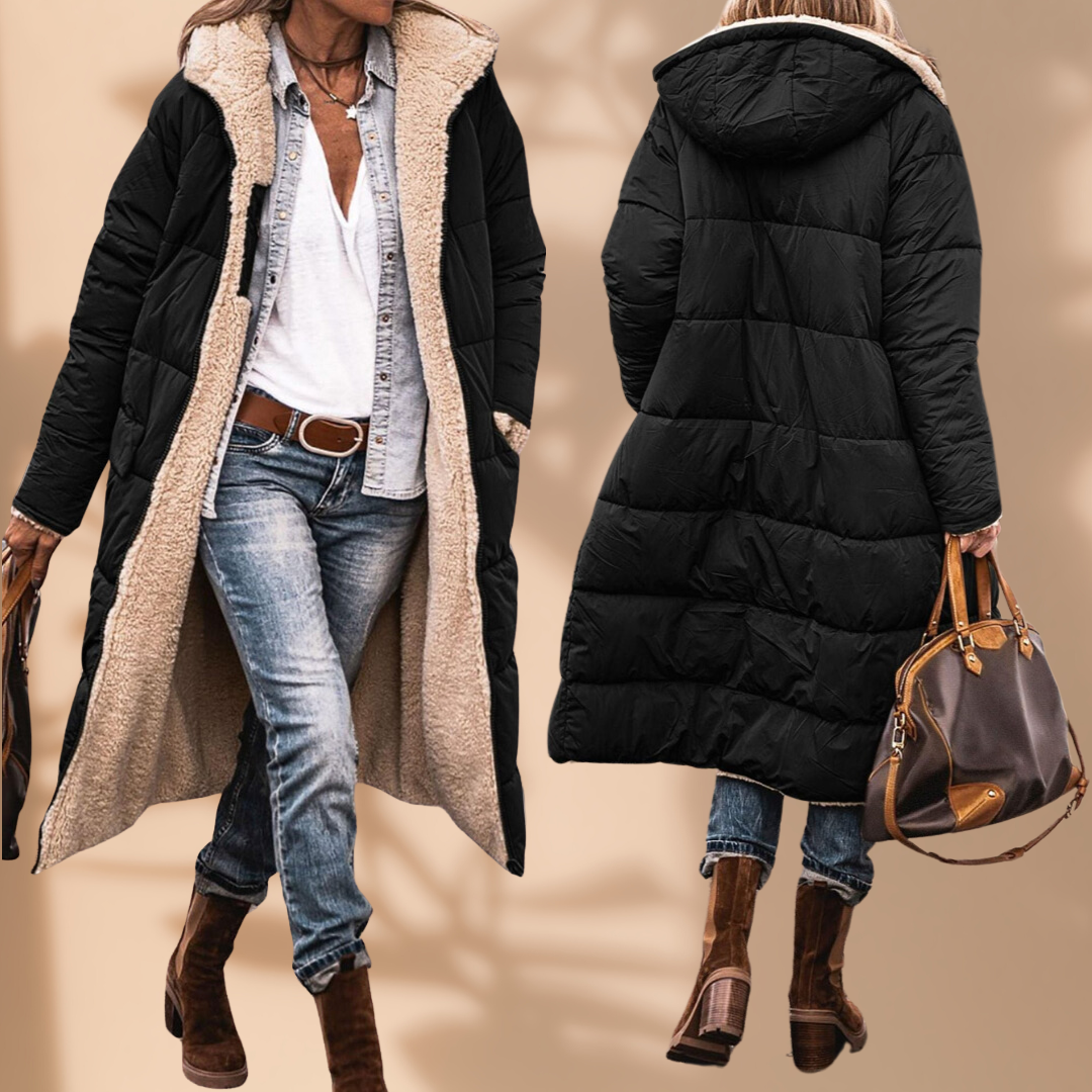Longue veste matelassée noire doublée de peluche beige, montrée de face ouverte avec jean et bottines, puis de dos avec capuche. 2